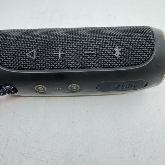 JBL Flip 4 Bluetooth Speaker in Black - Picture 7 of 7